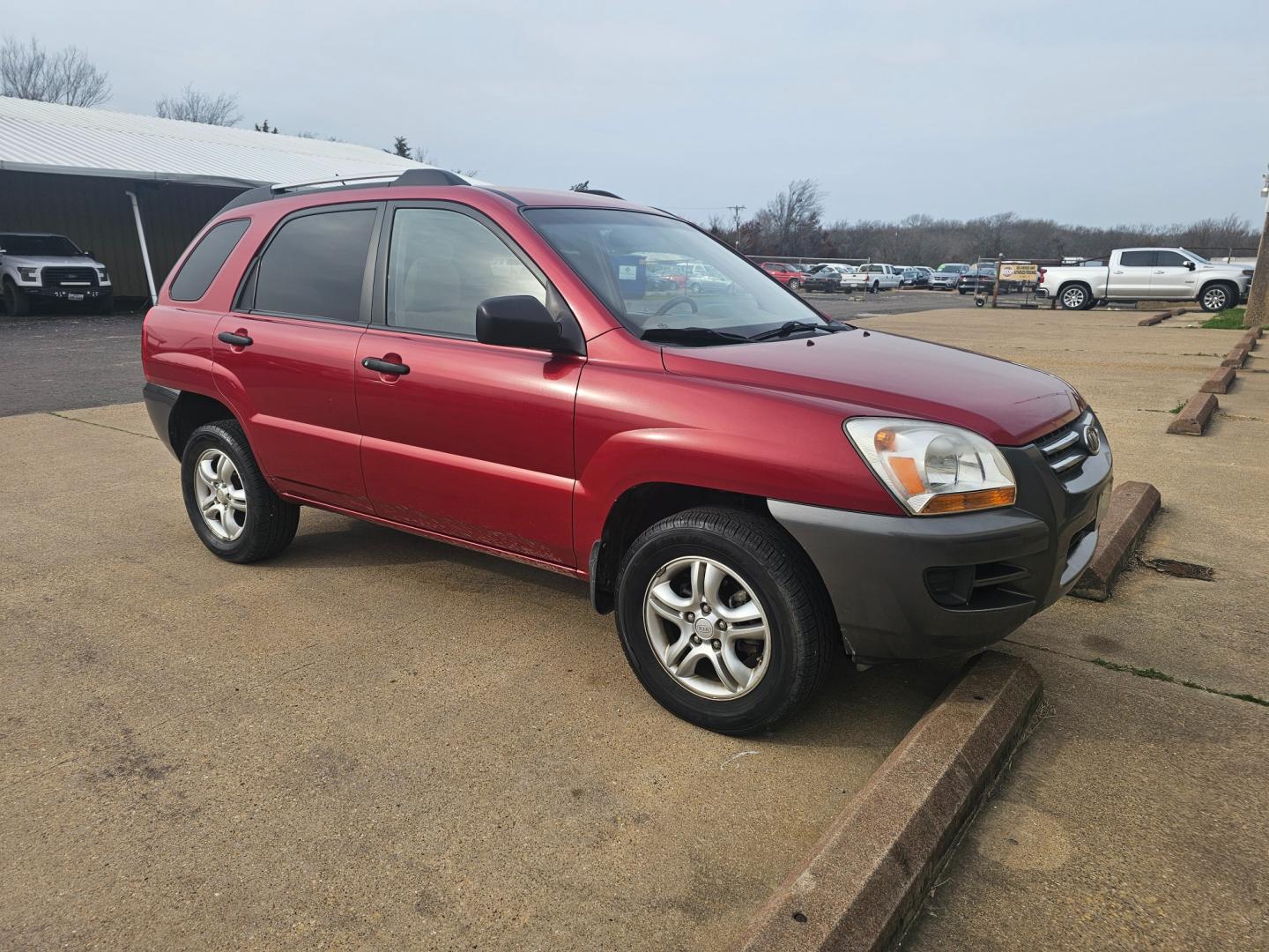 2008 MAROON Kia Sportage EX V6 2WD (KNDJF723587) with an 2.7L V6 DOHC 24V engine, 4-Speed Automatic Overdrive transmission, located at 533 S Seven Points BLVD, Seven Points, TX, 75143, (430) 255-4030, 32.313999, -96.209351 - Photo#1